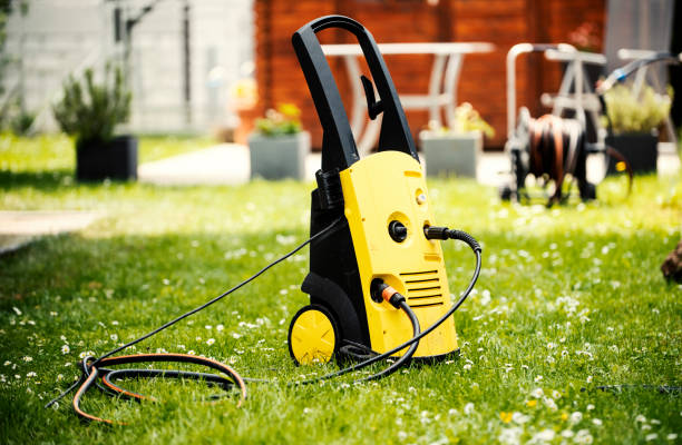 Best Animal Enclosure Cleaning  in Bloomington, IL